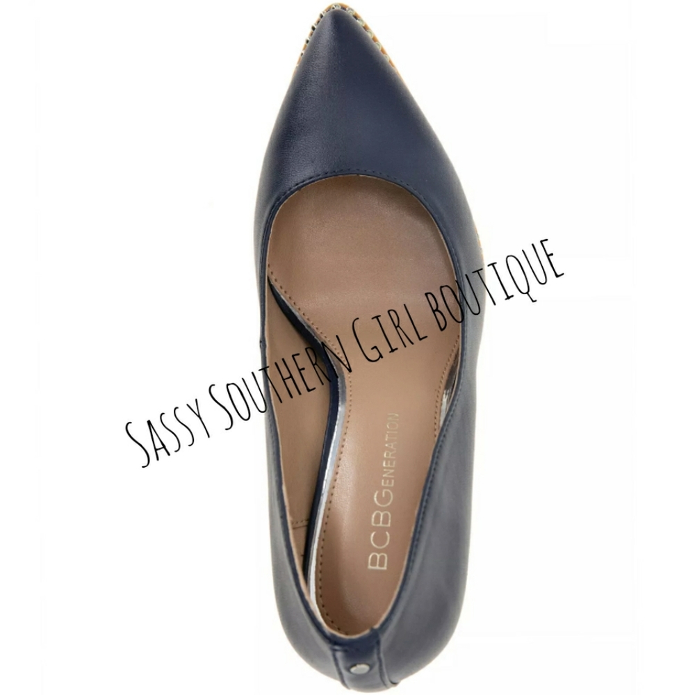 🆕⭐ BCBGeneration navy studded pumps - Picture 6 of 10